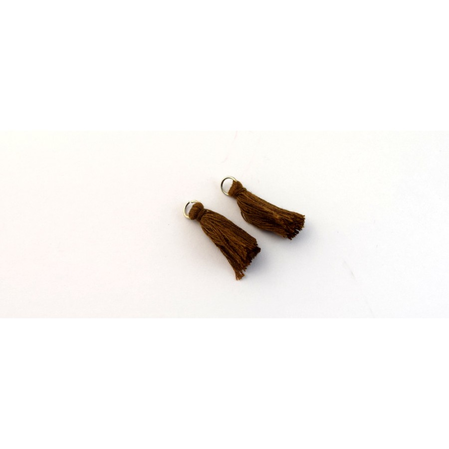 Bαμβακερή μικρή φουντίτσα 25-30mm με ασημί κρικάκι σε καφέ χρωμα τιμη ανα τεμάχιο
