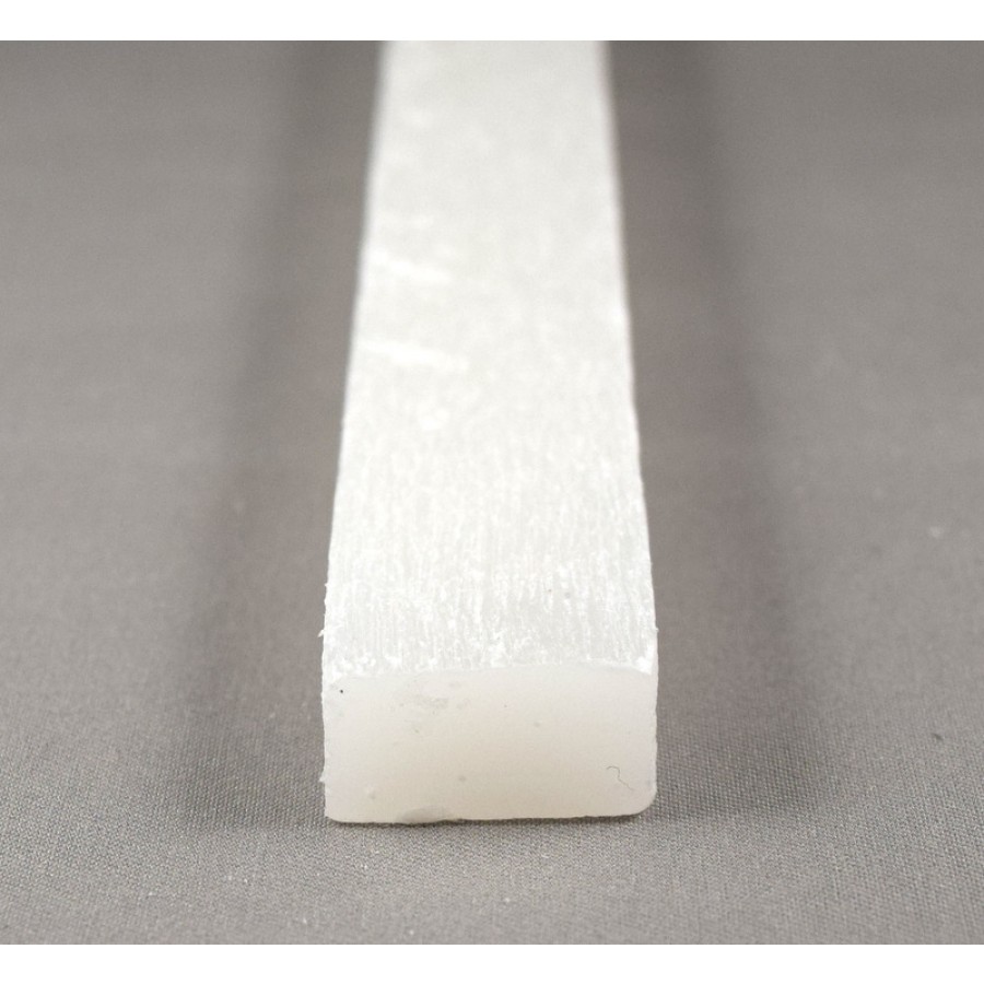 Χειροποίητη λαμπάδα ξυστή παραλ/μη 2X1cm και ύψος 29cm με απαλό άρωμα σε λευκό χρώμα τιμή ανα τεμάχιο