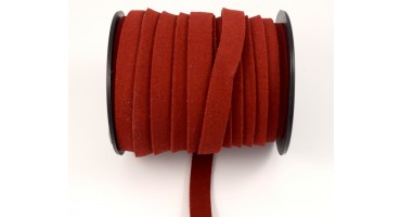 Κορδόνι σουέτ 10mm (φαρδύ) για την κατασκευή των κοσμημάτων και των μαρτυρικών σου, σε μπορντώ χρώμα-ανά μέτρο