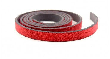 Πλακέ δέρμα 10mm  γυαλιστερό σε κόκκινο χρώμα  τιμή ανά τεμάχιο 20 πόντων(cm)