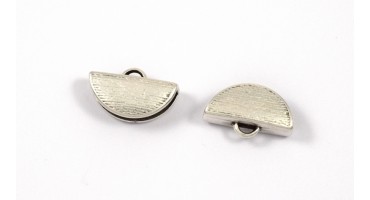 Μεταλλικό εξάρτημα για φούντες 3mm σε ασημί αντικέ-ανα τεμάχιο