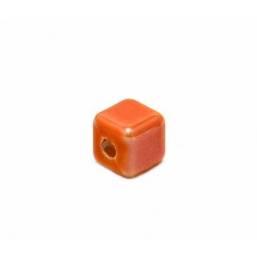 Κεραμική χάντρα κύβος 8,5-8,9mm και τρύπα Ø2,3mm σε πορτοκαλί χρώμα, κατάλληλη για την κατασκευή κοσμημάτων και για γούρια-ανά τεμάχιο