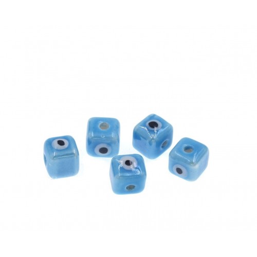 Κεραμικός κύβος με μάτι 8mm  σε γαλάζιο χρώμα κατάλληλος για την κατασκευή κοσμημάτων-ανά τεμάχιο